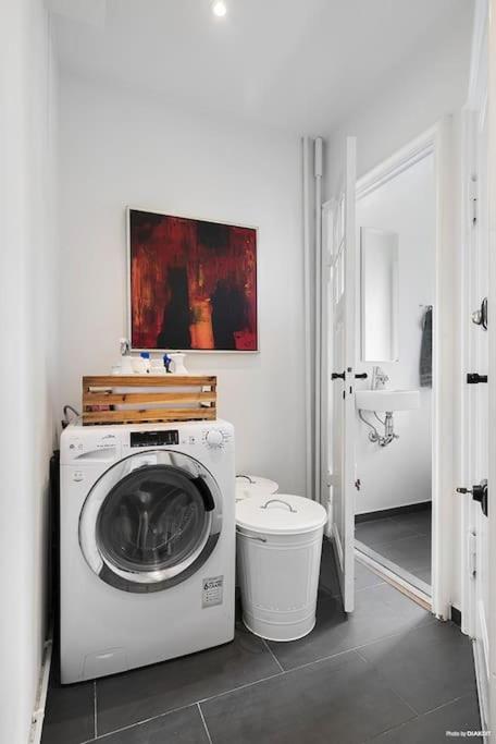 Appartamento Heart Of Downtown - Modern & Balcony Copenaghen